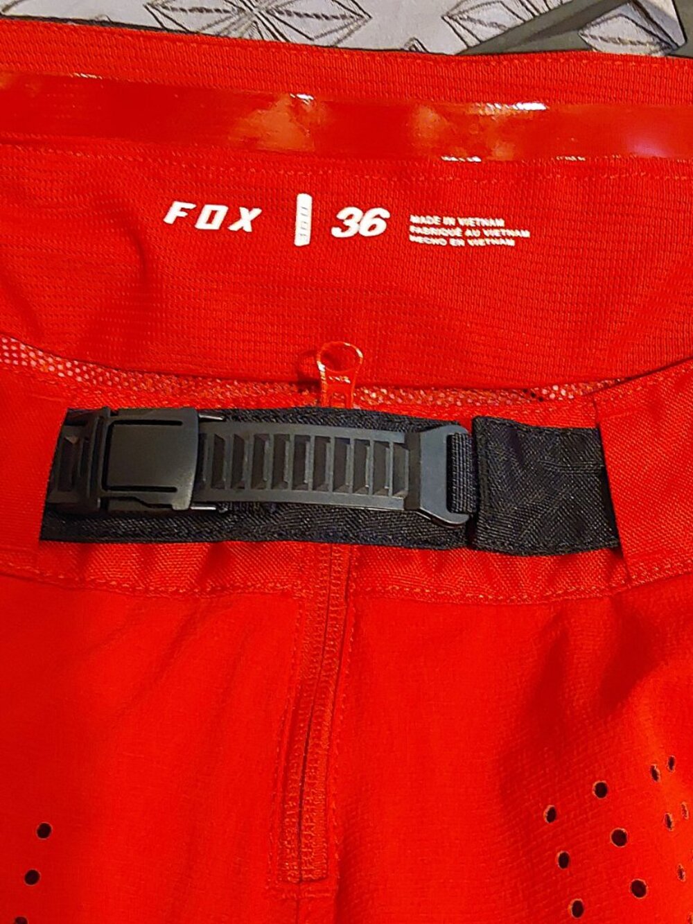 NWT, AUTHENTIC FOX RACING PANTS. - Picture 3 of 4